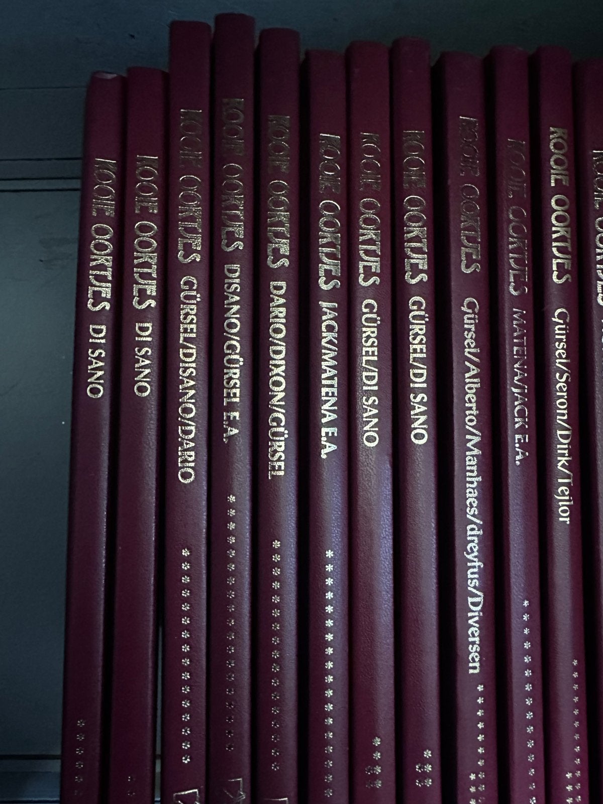 19 verschillende delen van Rooie Oortjes - in 1 koop? €100,-, Meerdere stripboeken, Ophalen of Verzenden, Gelezen