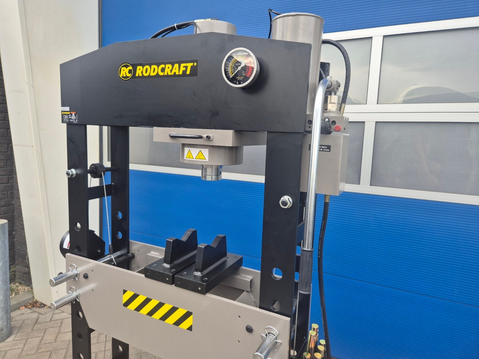 Foto 13 van RODCRAFT Werkplaatspers Hydro-pneumatisch 75 TON NU ACTIE!