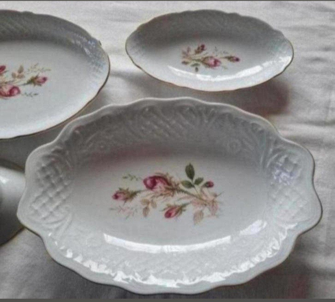 Schumann Arzberg witte relief schalen borden roze roosjes, Antiek en Kunst, Antiek | Servies los, Ophalen of Verzenden