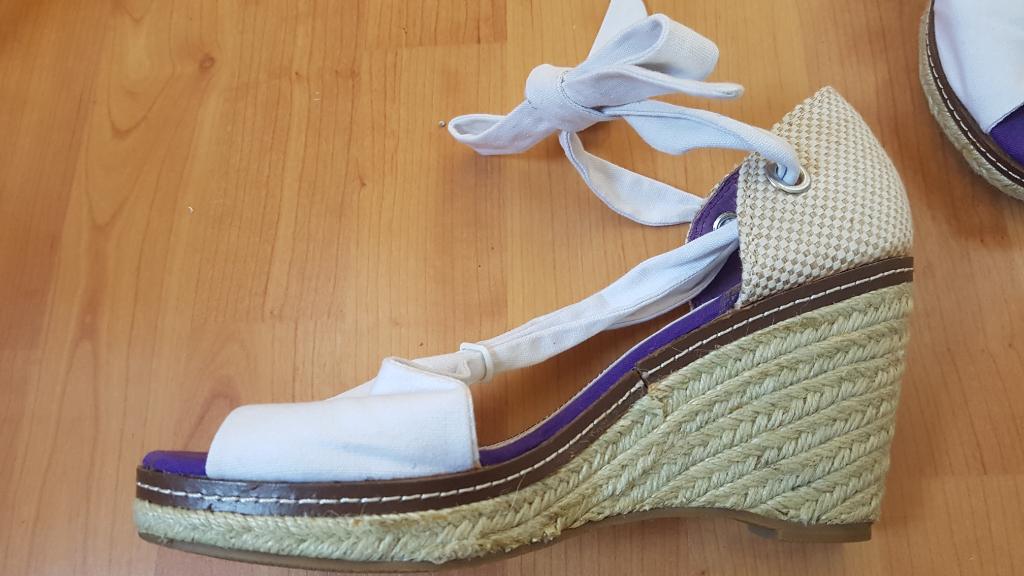 Björn Borg zomerschoen: Sleehak peeptoe - maat 39 - IZGST, Wit, Ophalen of Verzenden, Zo goed als nieuw, Schoenen met hoge hakken