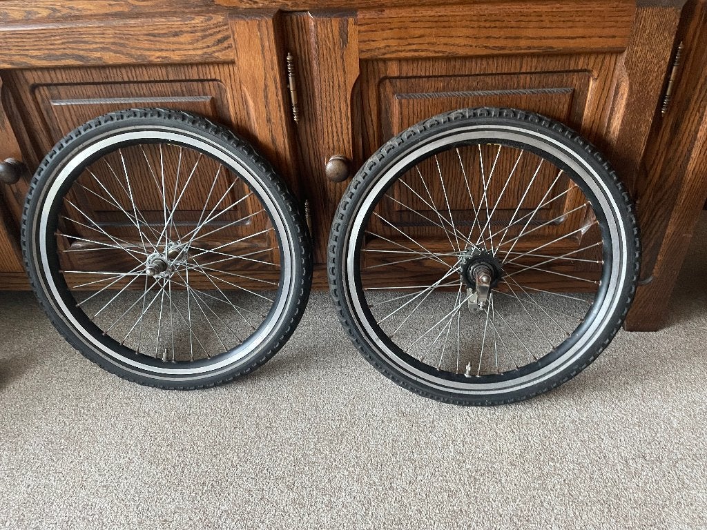 set 24 inch wielen met goede harde banden, Ophalen, Gebruikt, Wiel, Staal