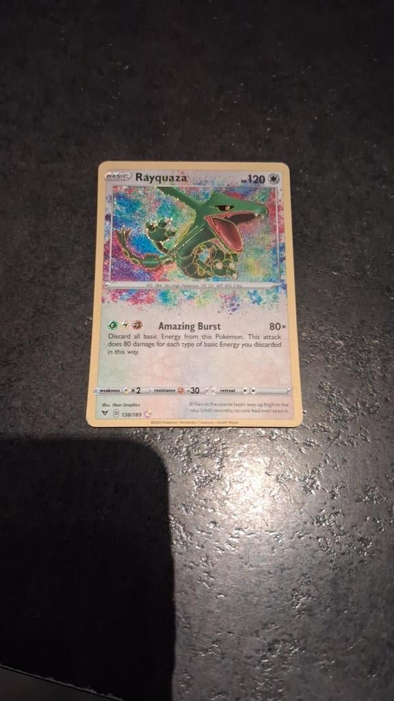 Rayquaza V 138/185 Pokémon kaart, Hobby en Vrije tijd, Verzamelkaartspellen | Pokémon, Ophalen of Verzenden, Zo goed als nieuw