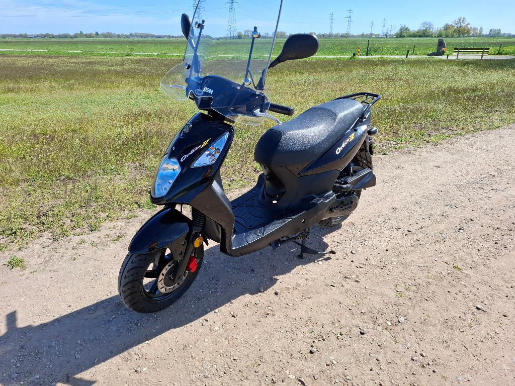 Sym Orbit 2 in nieuwstaat (1200 km) 1e eigenaar, Fietsen en Brommers, Ophalen, Maximaal 45 km/u, 49 cc, Zo goed als nieuw