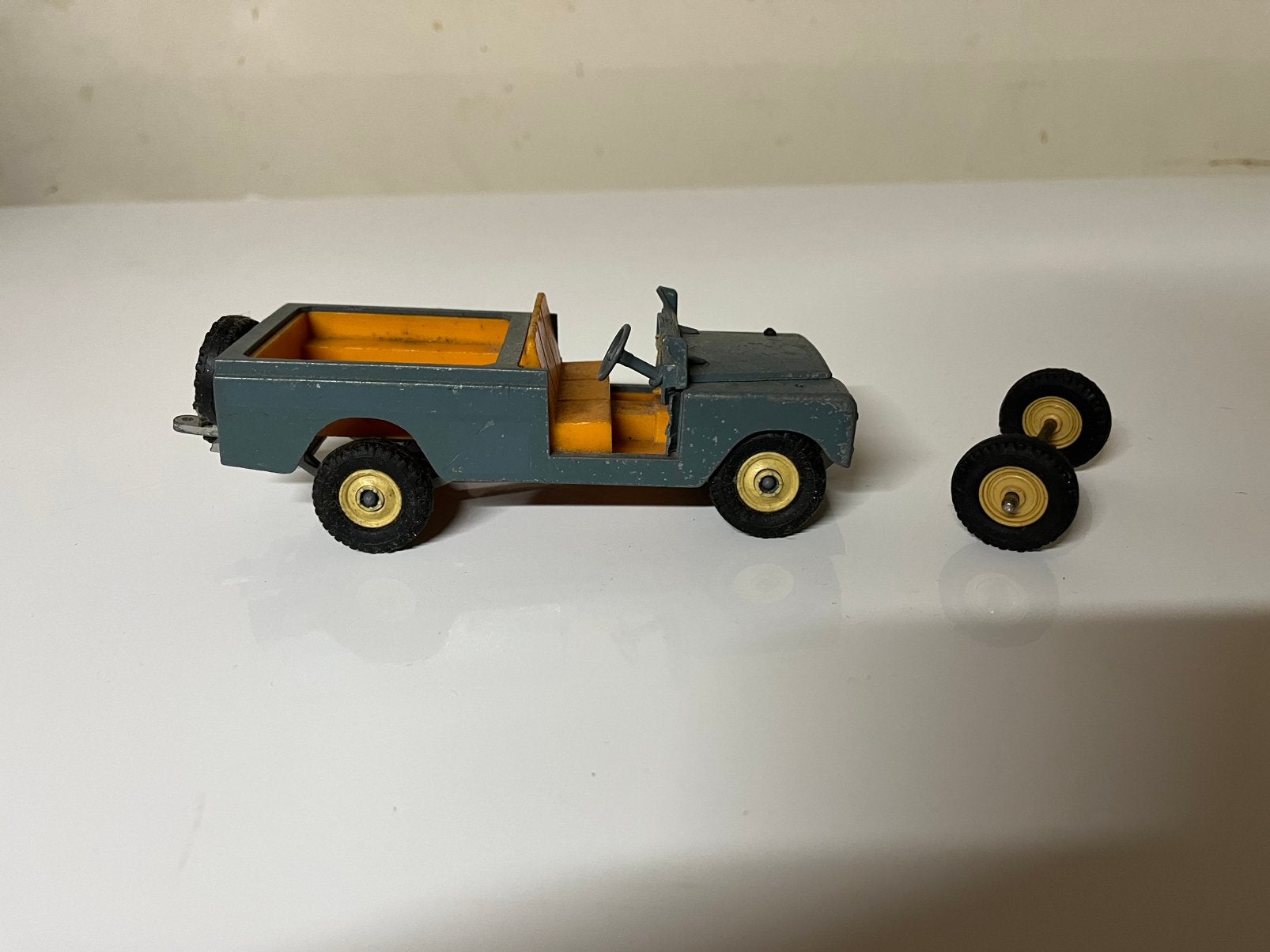 Britains 9676, Land Rover L.W.B. Jeep, Schaal 1:32., Ophalen of Verzenden, Gebruikt, Auto, Britains