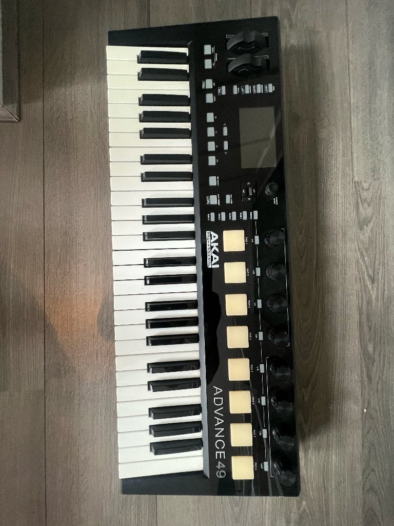 Akai Professional Advance 49 — MIDI keyboard controller, Midi-aansluiting, Zo goed als nieuw, Ophalen, 49 toetsen