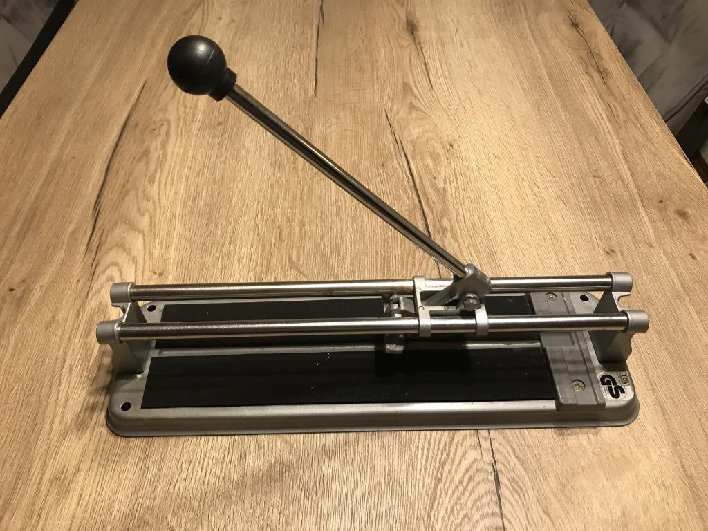 Zaagmachine Tegel snijmachine Helpmate Specials 300 mm, Ophalen of Verzenden, Zo goed als nieuw, 1200 watt of meer, 30 tot 70 mm