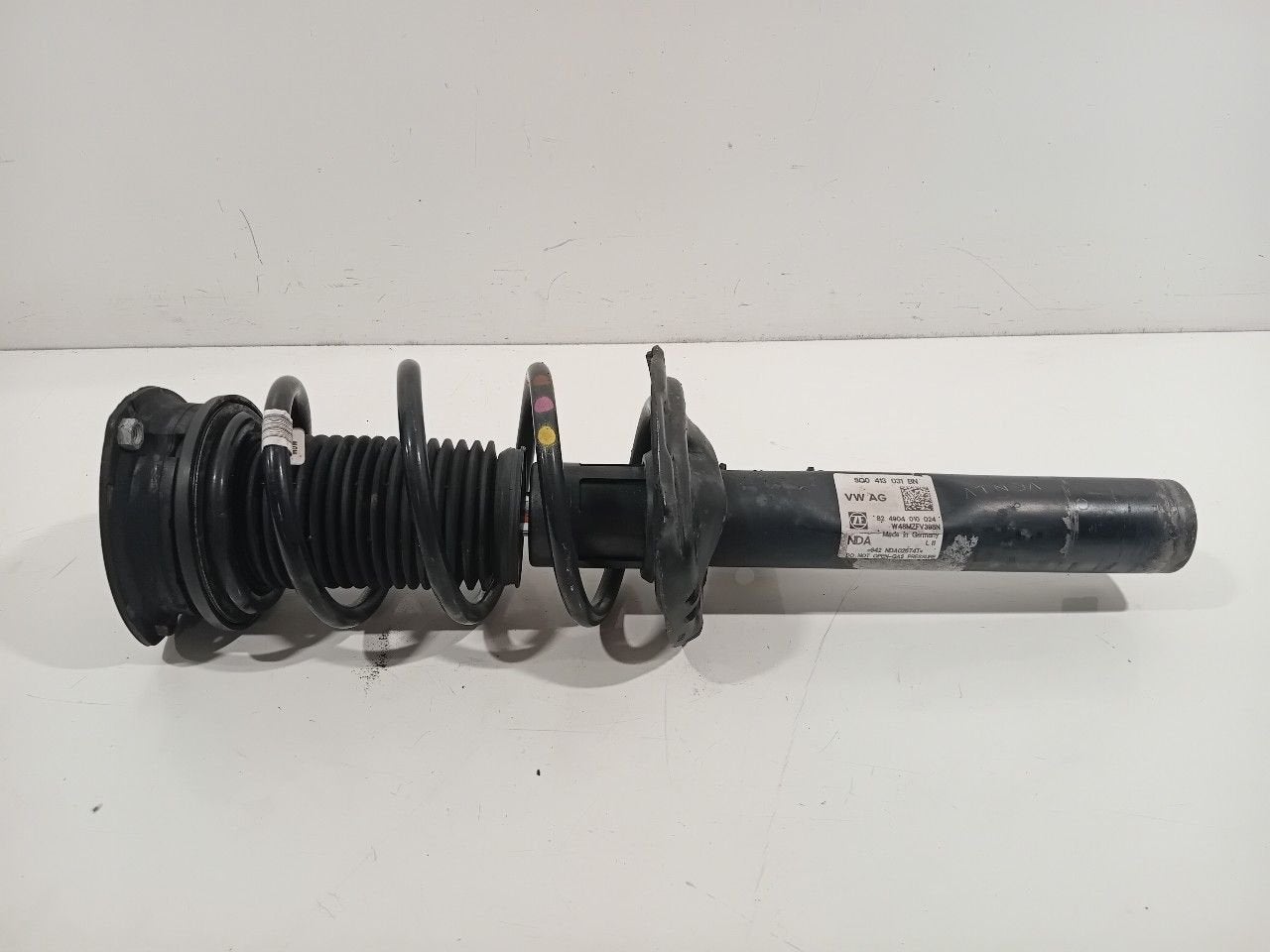 Veerpoot links voor Volkswagen Passat, Auto-onderdelen, Onderdelen@venauto.nl, Van der Ven Autorecycling B.V., Gebruikt, Ettenseweg 76, 4706 PB Roosendaal, The Netherlands