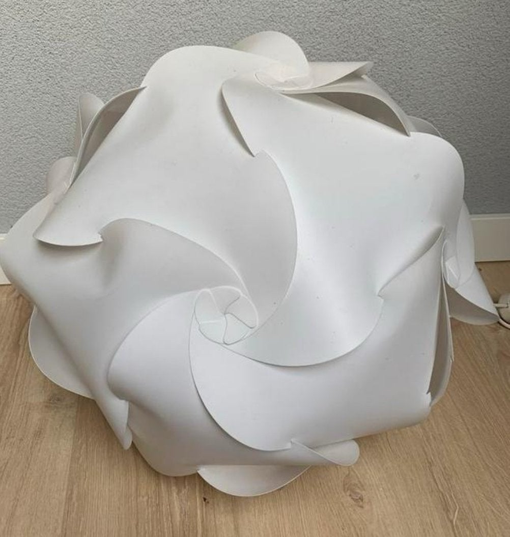 Moderne witte vloerlamp - Uniek design, Huis en Inrichting, Lampen | Vloerlampen, Kunststof, 100 tot 150 cm, Zo goed als nieuw