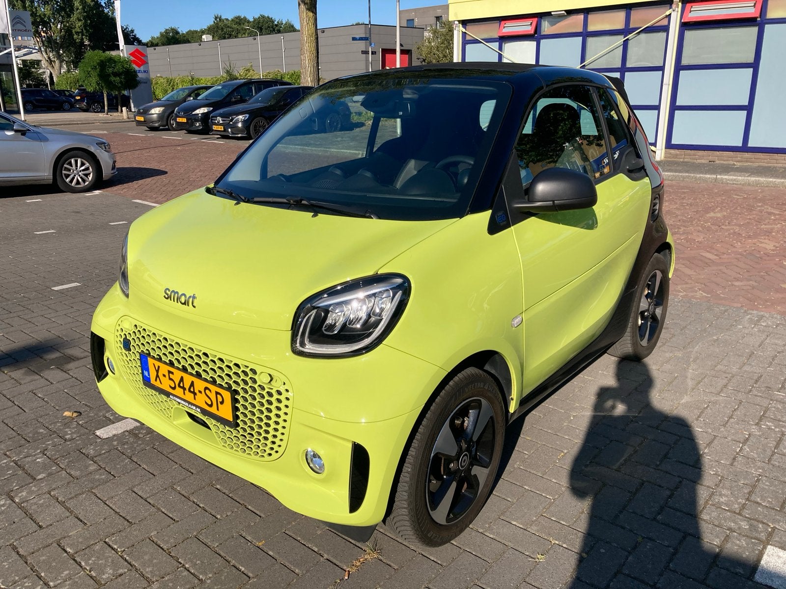 Smart ForTwo Electric CABRIO !! Aut. 2021 Yellow/Zwart, Auto's, Smart, Automaat, 1025 kg, 37 €/maand, Cabriolet