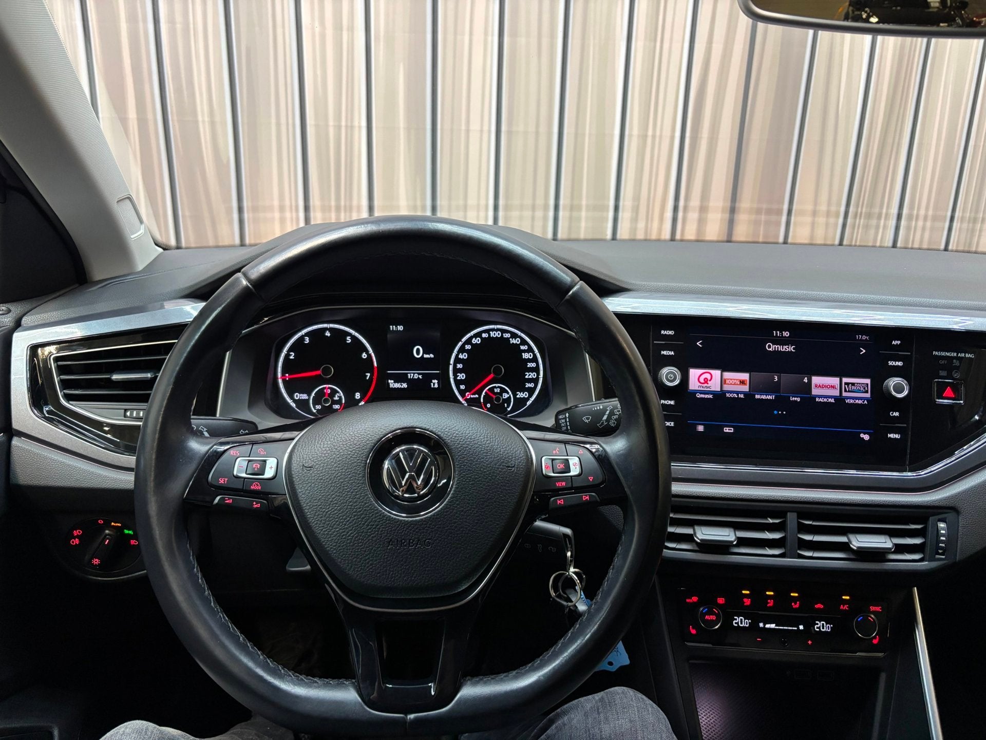 Volkswagen POLO 1.0 TSI Comfortline|ACC|Carplay|Stoelverw|PD, Auto's, Voorwielaandrijving, Stof, Gebruikt, Zwart