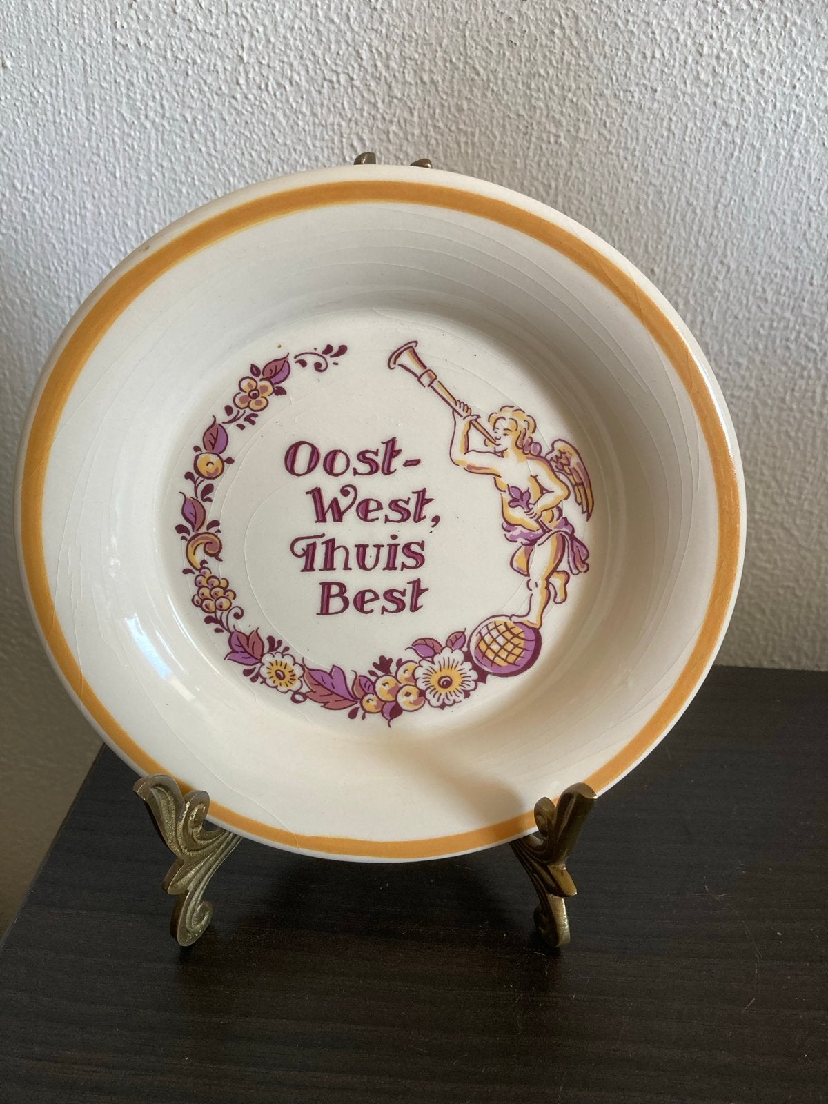 Zenith Gouda wandbord 'Oost, West, Thuis Best' met engel, Ophalen of Verzenden