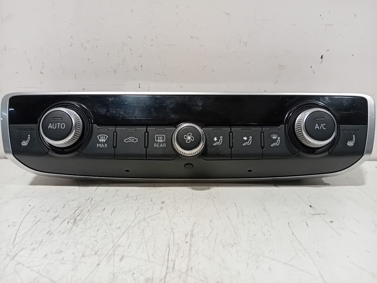 Bedieningspaneel kachel Audi A3, Onderdelen@venauto.nl, Van der Ven Autorecycling B.V., Gebruikt, Ettenseweg 76, 4706 PB Roosendaal, The Netherlands