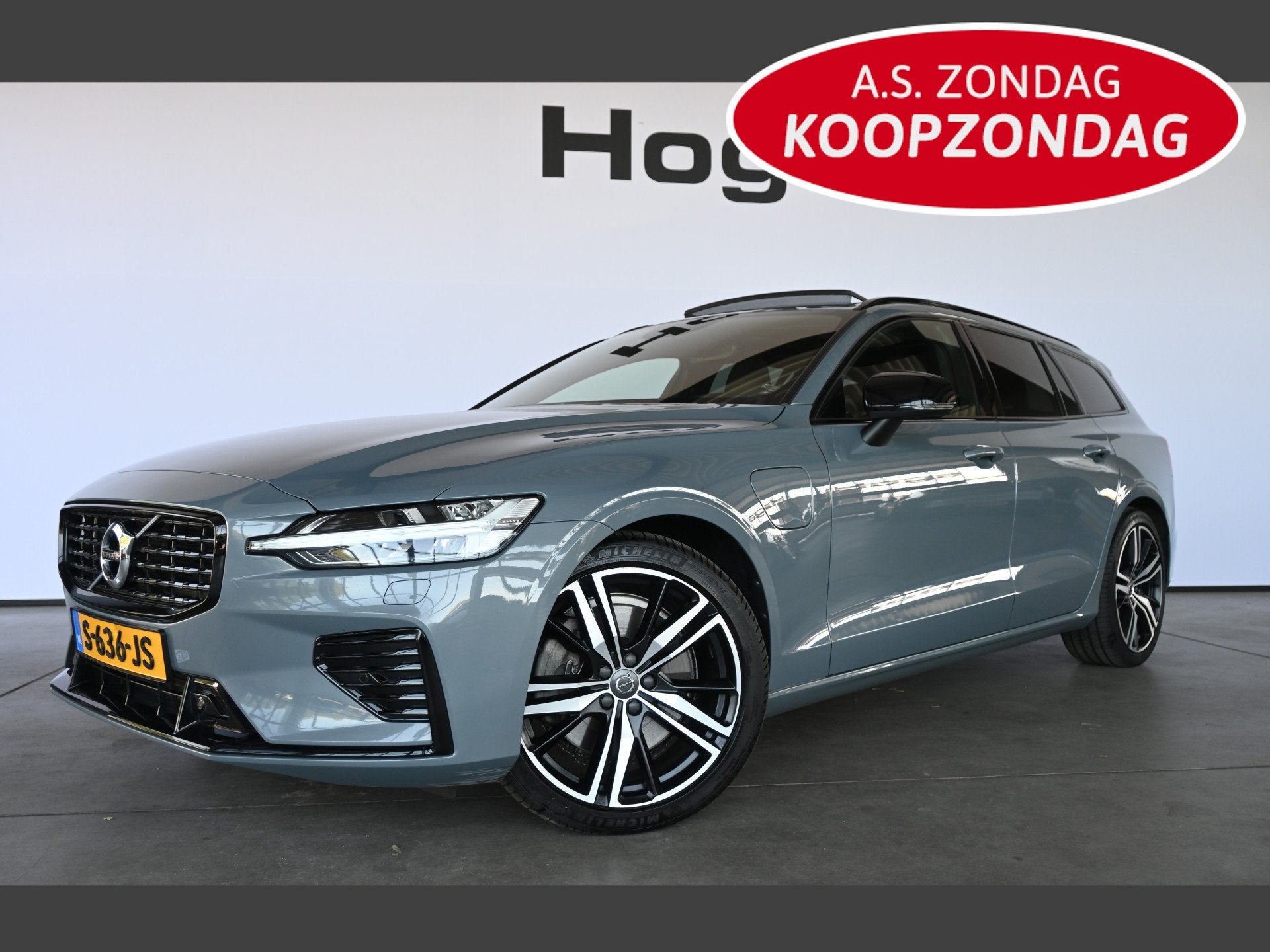 Volvo V60 2.0 T8 Plug-in hybrid AWD Plus Bright Panoramdak S, Auto's, Volvo, Gebruikt, 4 cilinders, Leder en Stof, 129 €/maand