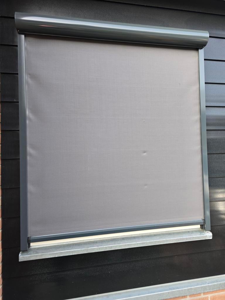 Elektrische zonnescreen in nieuwstaat!, Tuin en Terras, Zonneschermen, Ophalen, Elektrisch, Minder dan 250 cm, Zo goed als nieuw