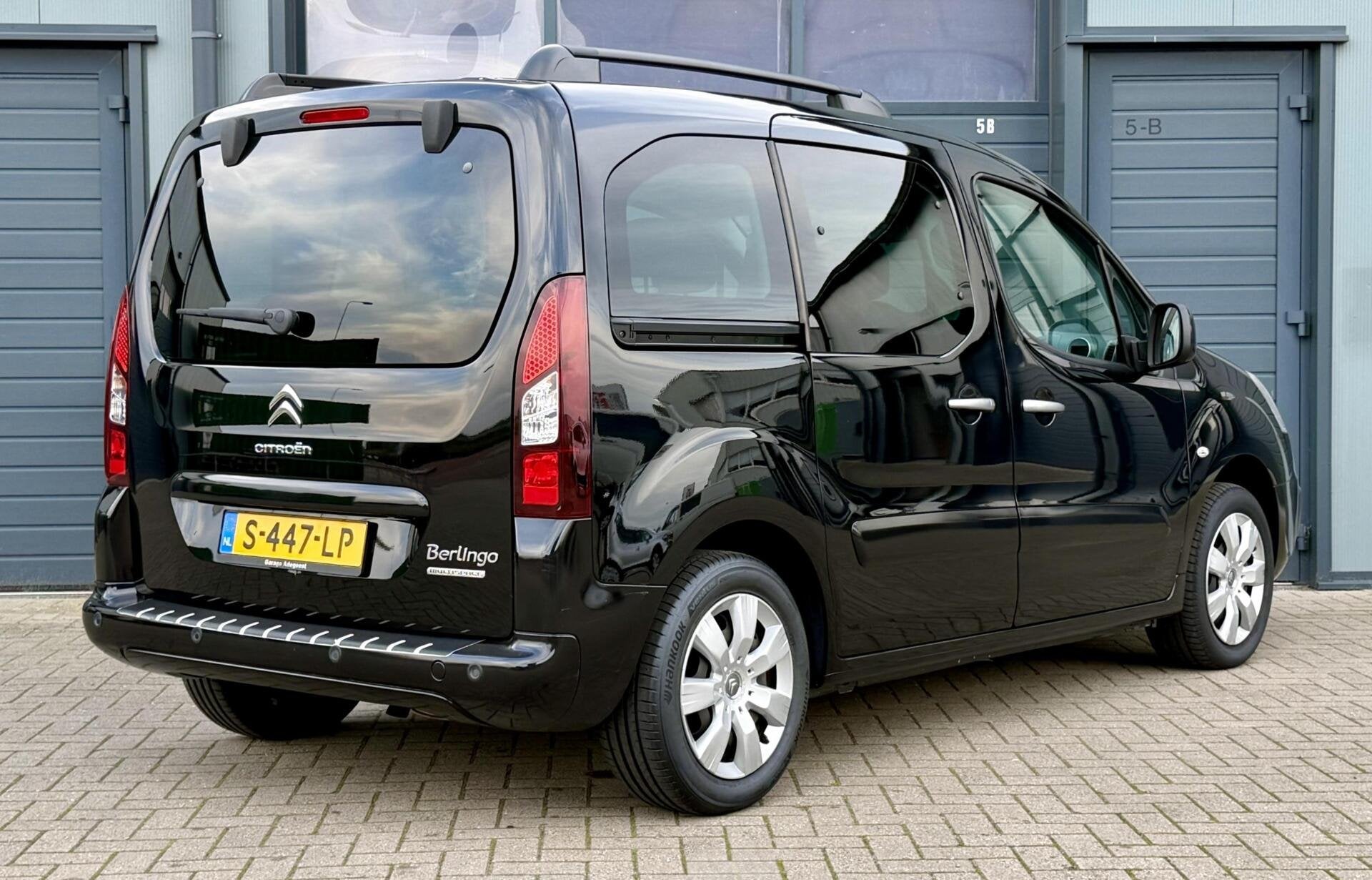 Citroen Berlingo XL 1.2 - 110pk | LAGE KM | 5 Persoons | Ben, Voorwielaandrijving, Dealer onderhouden, Stof, Gebruikt