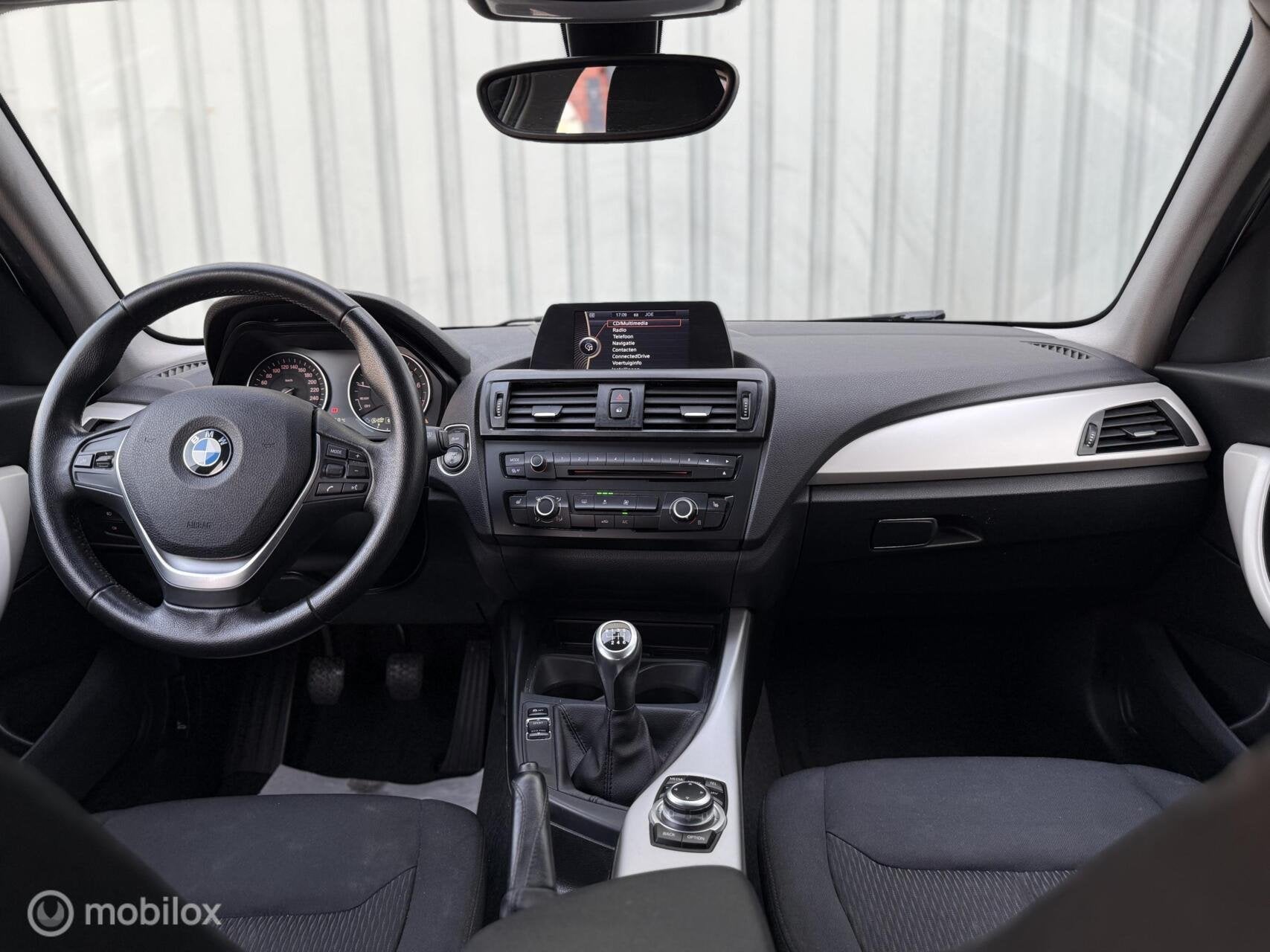 BMW 1-serie 116i EDE | Airco | Stoelverw. | PDC | NAVI, Auto's, 1-Serie, Navigatiesysteem, 4 cilinders, 19 km/l
