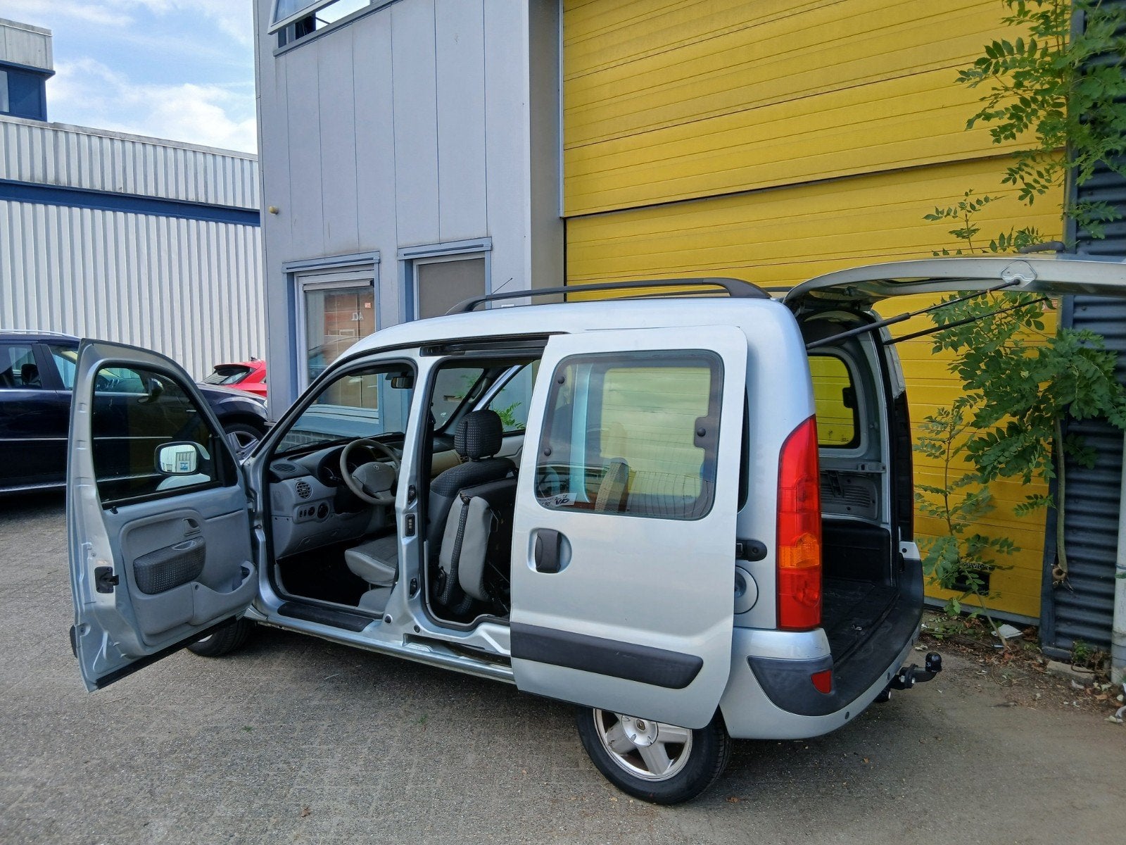 Renault Kangoo 1.6 16V Family 5-Pers Automaat Airco Trekhaak, Auto's, Parkeersensor, Stof, 995 kg, 49 €/maand