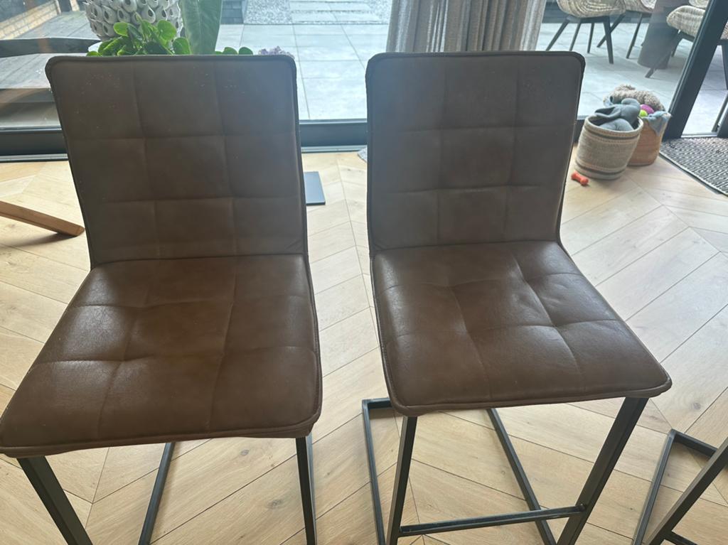 4 cognac bruine leren barkrukken met metalen onderstel, Huis en Inrichting, Barkrukken, Ophalen, Gebruikt, Leer, 90 cm of meer