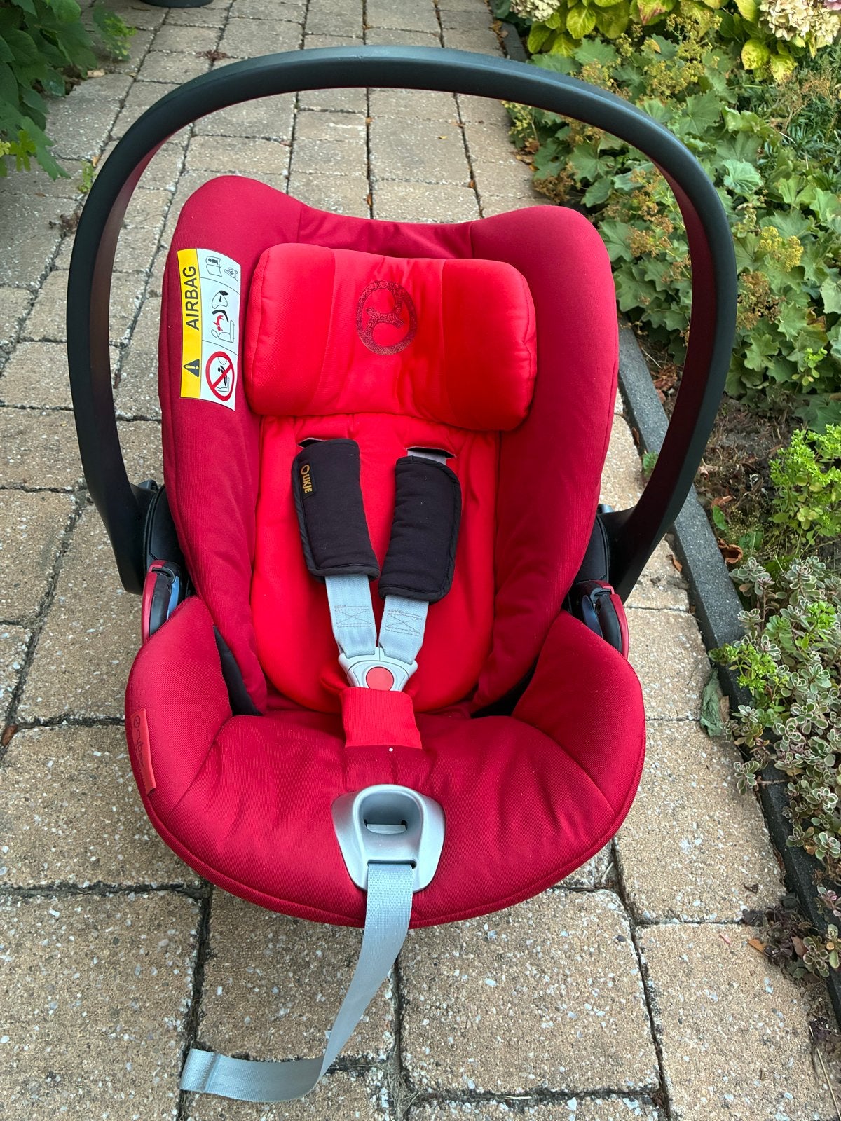 Cybex Aton 5 autostoel met Isofix base - Rood, Gebruikt, Zijbescherming, Isofix, 0 t/m 13 kg