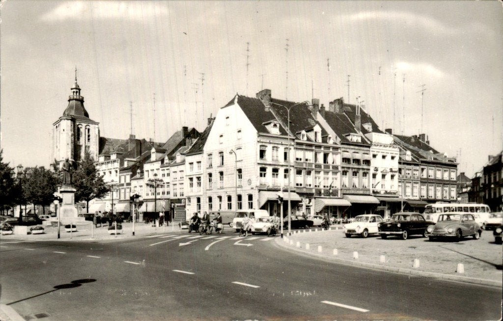 Maastricht - Markt - Noordwand met Mathiaskerk, Ophalen of Verzenden, 1960 tot 1980, Gelopen, Limburg