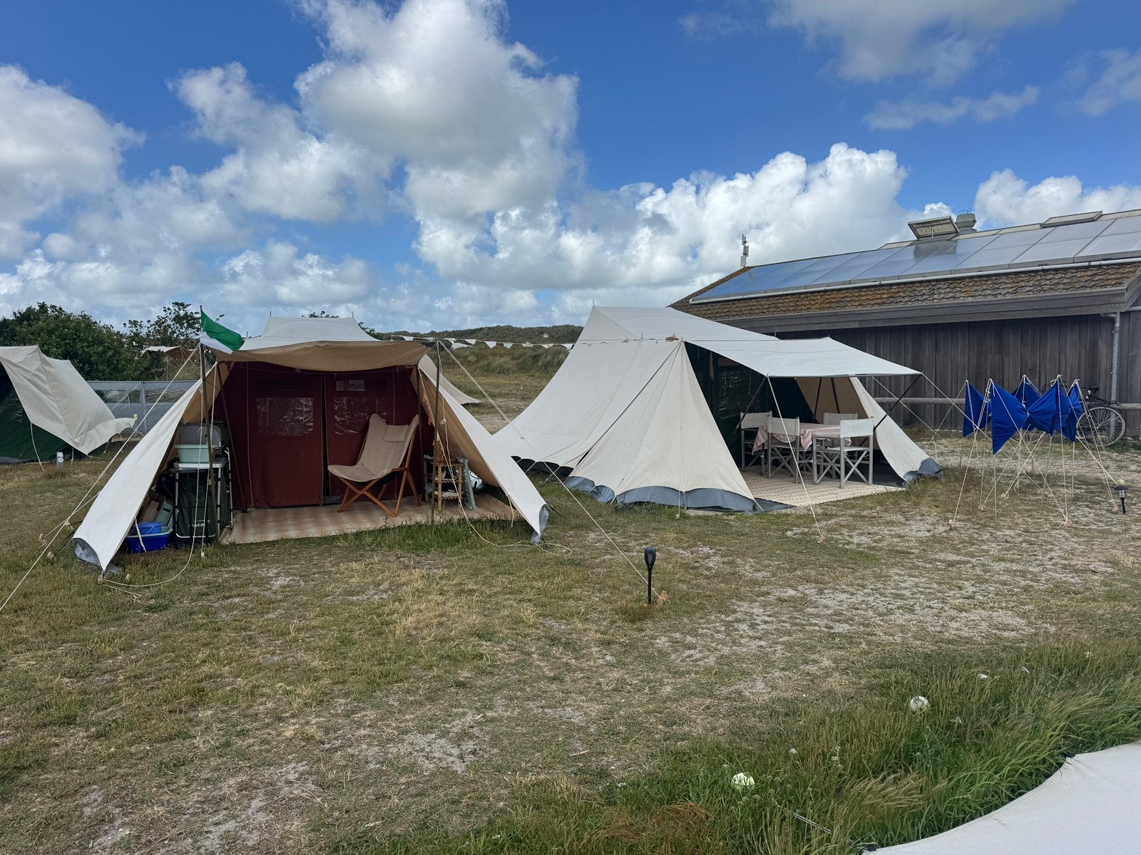 Kamperen op Stortemelk, Vlieland, 2 tenten (5p.), Caravans en Kamperen