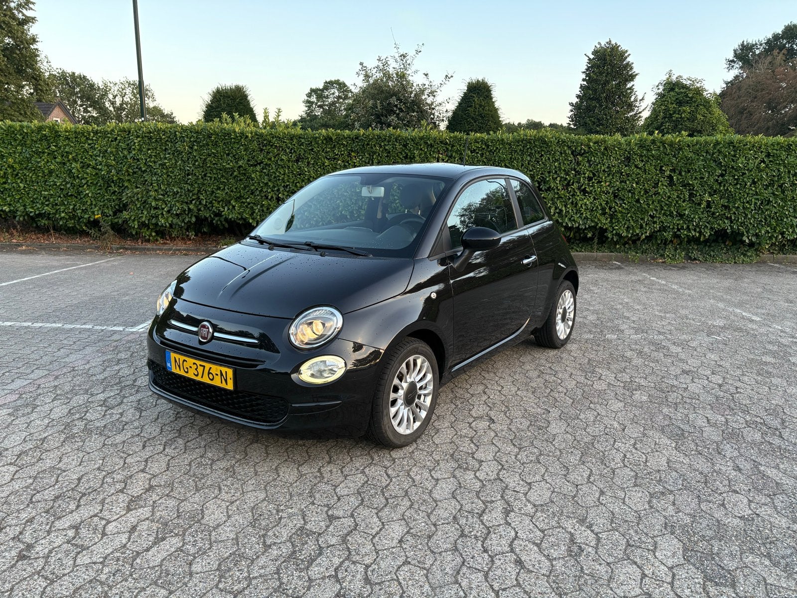 Fiat 500 Twinair Turbo 80pk 2017 Zwart, Auto's, Voorwielaandrijving, 31 €/maand, Origineel Nederlands, Handgeschakeld