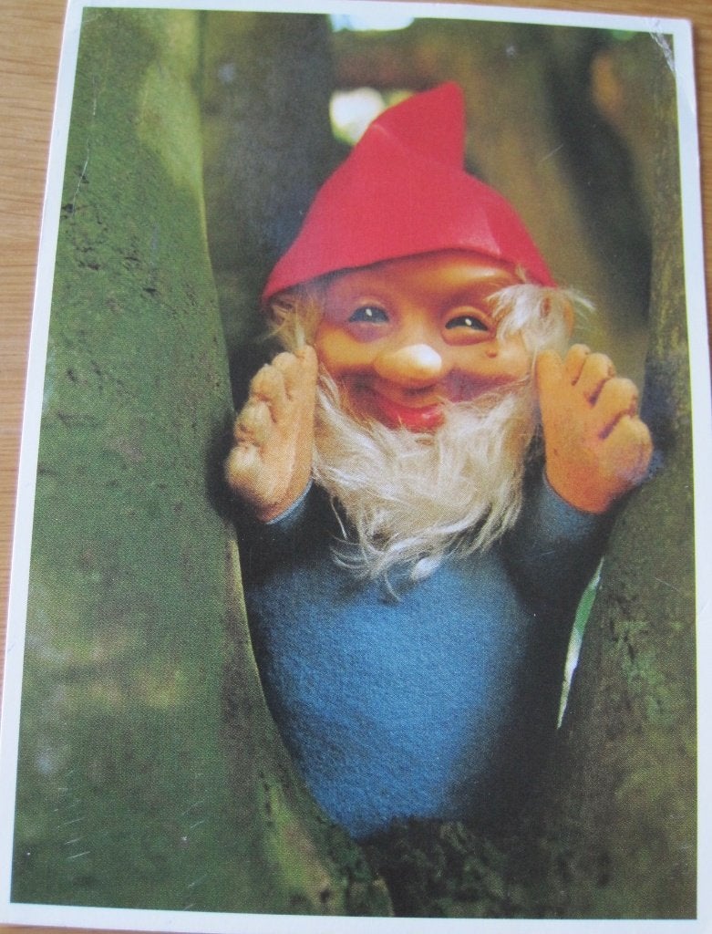 Kabouter tussen de bomen - ontwerp Henny Marx, Verzamelen, Ansichtkaarten | Themakaarten, Ophalen of Verzenden, 1980 tot heden
