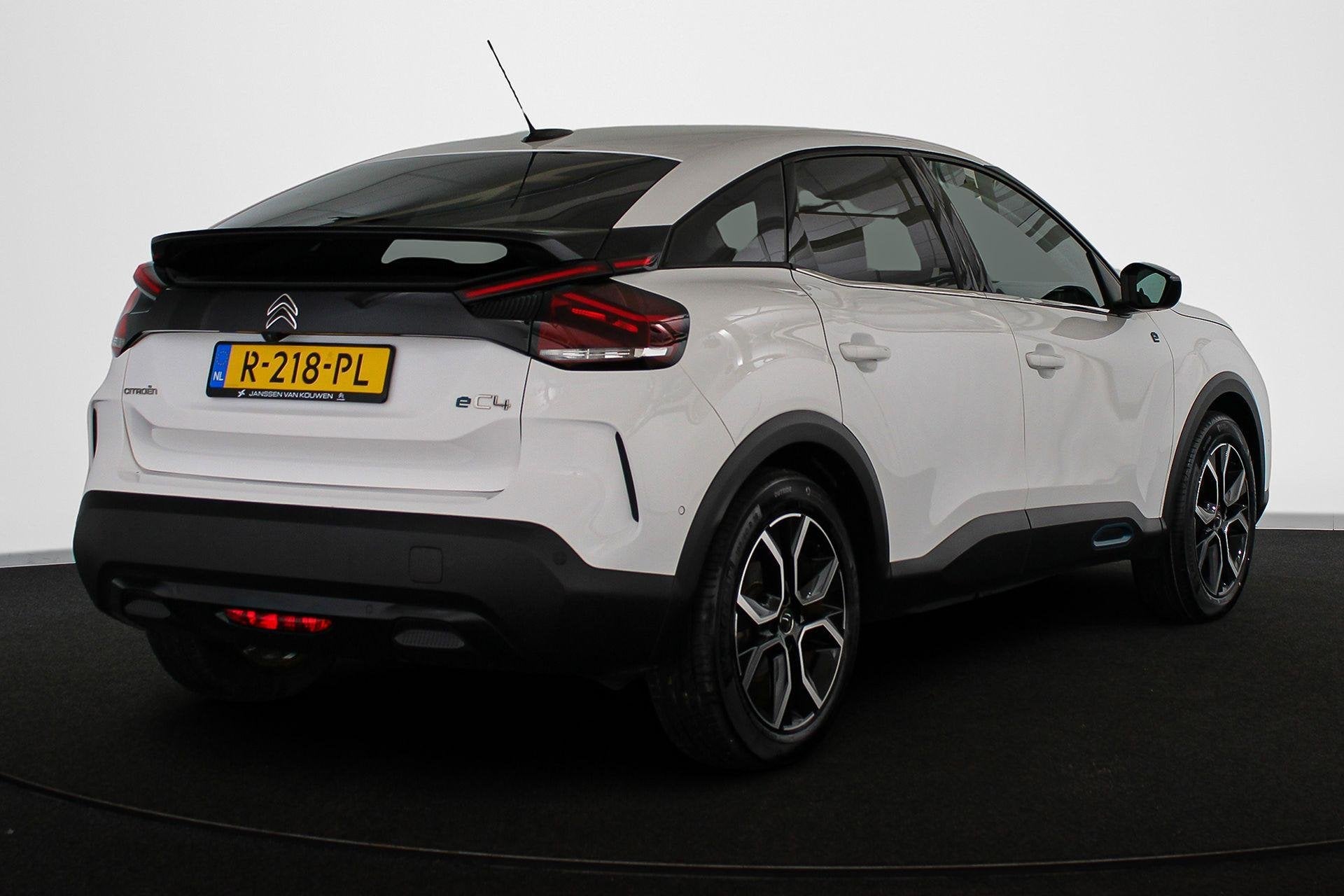 Citroen Ë-C4 Shine 50 kWh Leder Keyless Camera Head-Up Adap, Auto's, 136 pk, Gebruikt, Leder en Stof, Wit