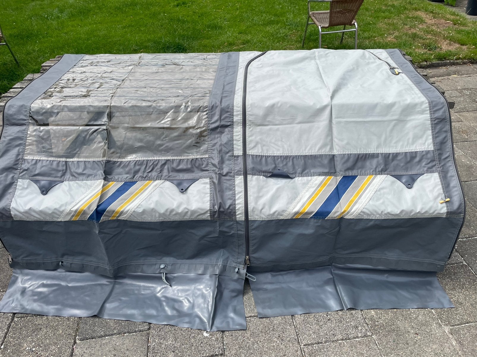 Mooie degelijke Voortent met stokken., Caravans en Kamperen, Overige merken, Uitbouw voortent, Omvormbare zithoek, 4 tot 5 meter