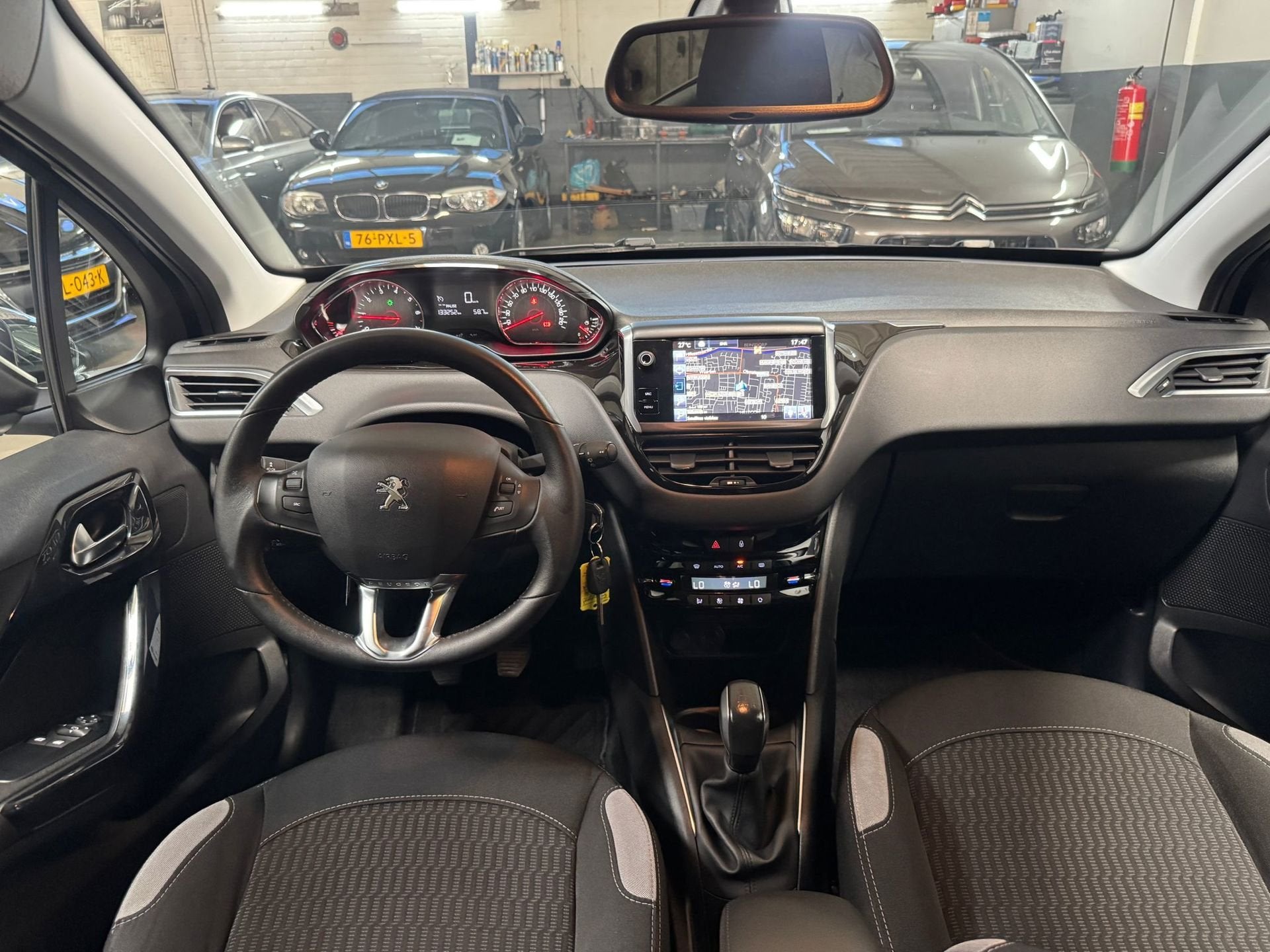 Peugeot 208 1.2 PureTech Style Pack |AIRCO|CRUISE|NAVI|NAP|, Auto's, Voorwielaandrijving, Stof, Gebruikt, 1199 cc