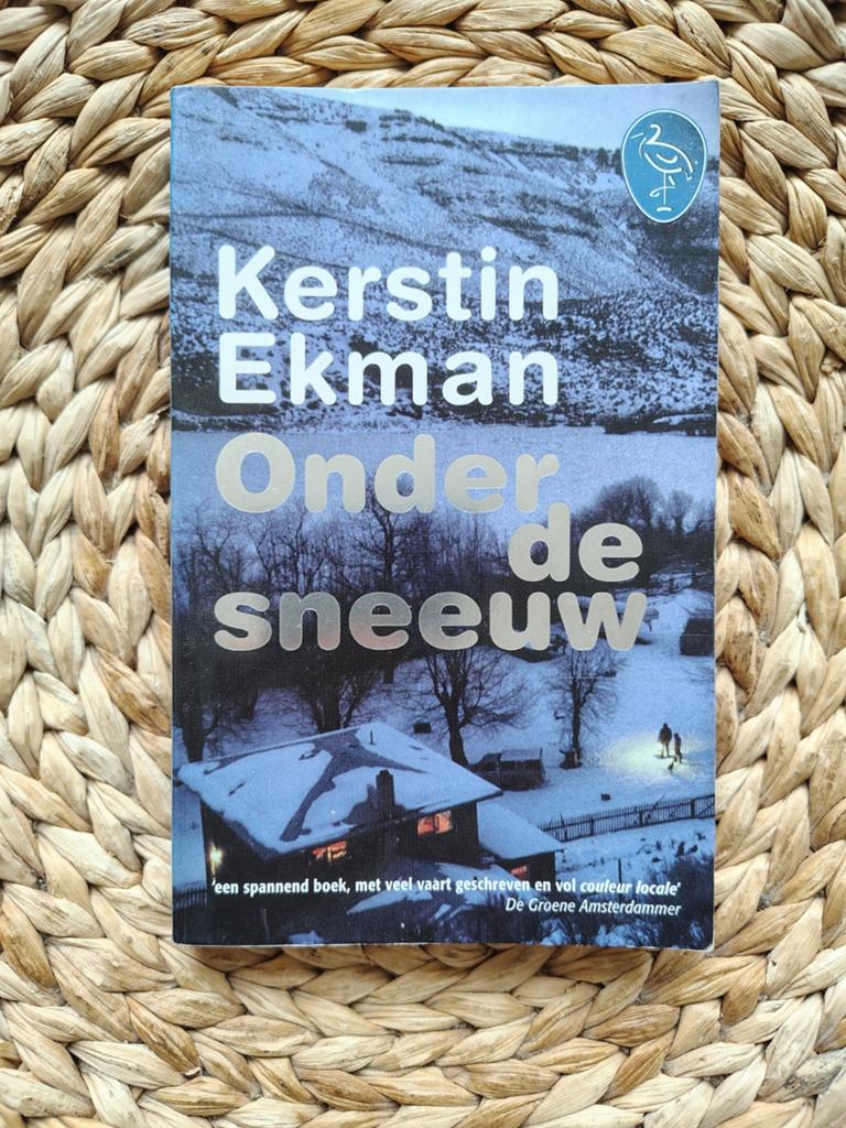 Kerstin Ekman - Onder de sneeuw, Ophalen of Verzenden, Gelezen