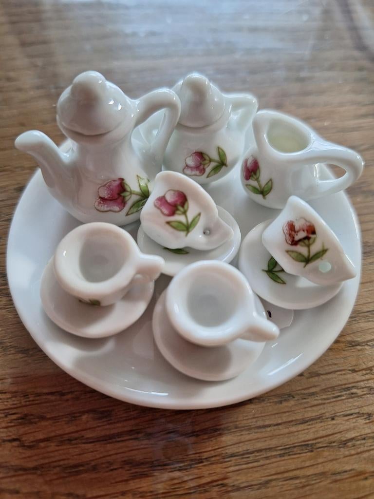 Serviesje 7,5 cm Bieden, Antiek en Kunst, Antiek | Servies los, Ophalen of Verzenden
