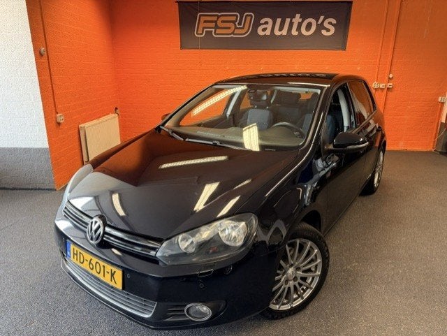 Volkswagen Golf 1.2 TSI / 5 DEURS / SPORT-STYLE / VELE OPTIE, Voorwielaandrijving, Euro 5, Gebruikt, Zwart