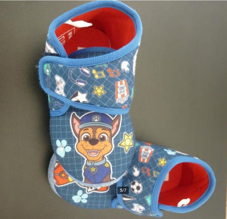 Paw Patrol sloffen / slofjes met lampjes / kinder / kids, Jongen of Meisje, Overige typen, Ophalen of Verzenden, Zo goed als nieuw