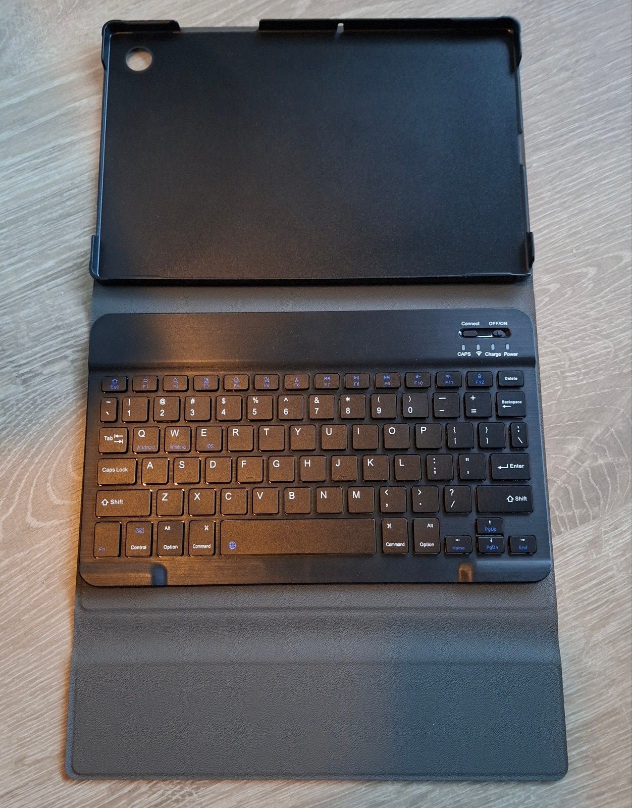 Te koop: Tablet Hoes met Toetsenbord voor Samsung Gal.Tab A8, Ophalen of Verzenden, 10 inch, Bescherming voor- en achterkant