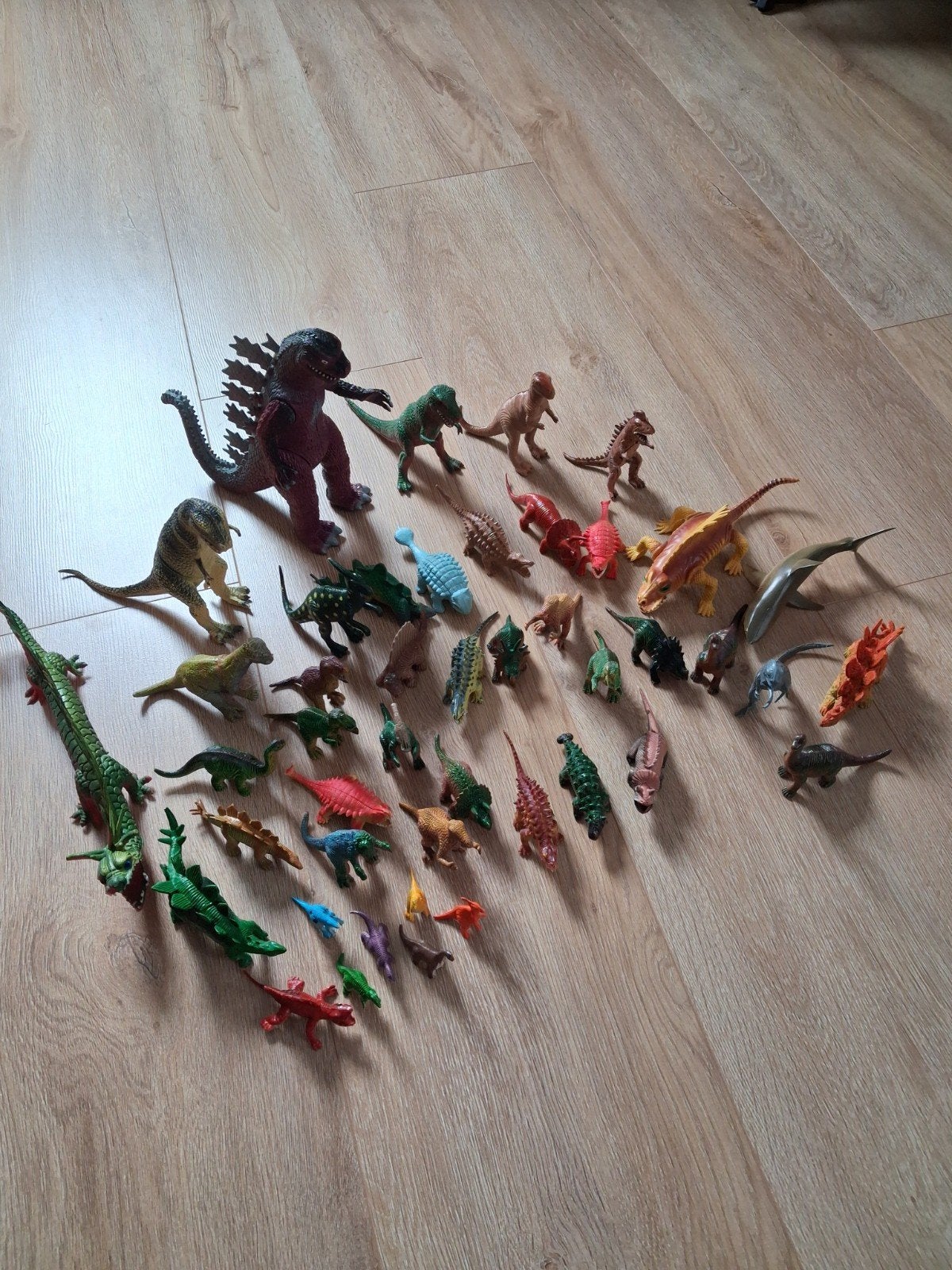 Dino's verzameling. Jurassis world 45 stuks, Ophalen of Verzenden, Zo goed als nieuw, Reptiel of Amfibie, Beeldje of Figuurtje