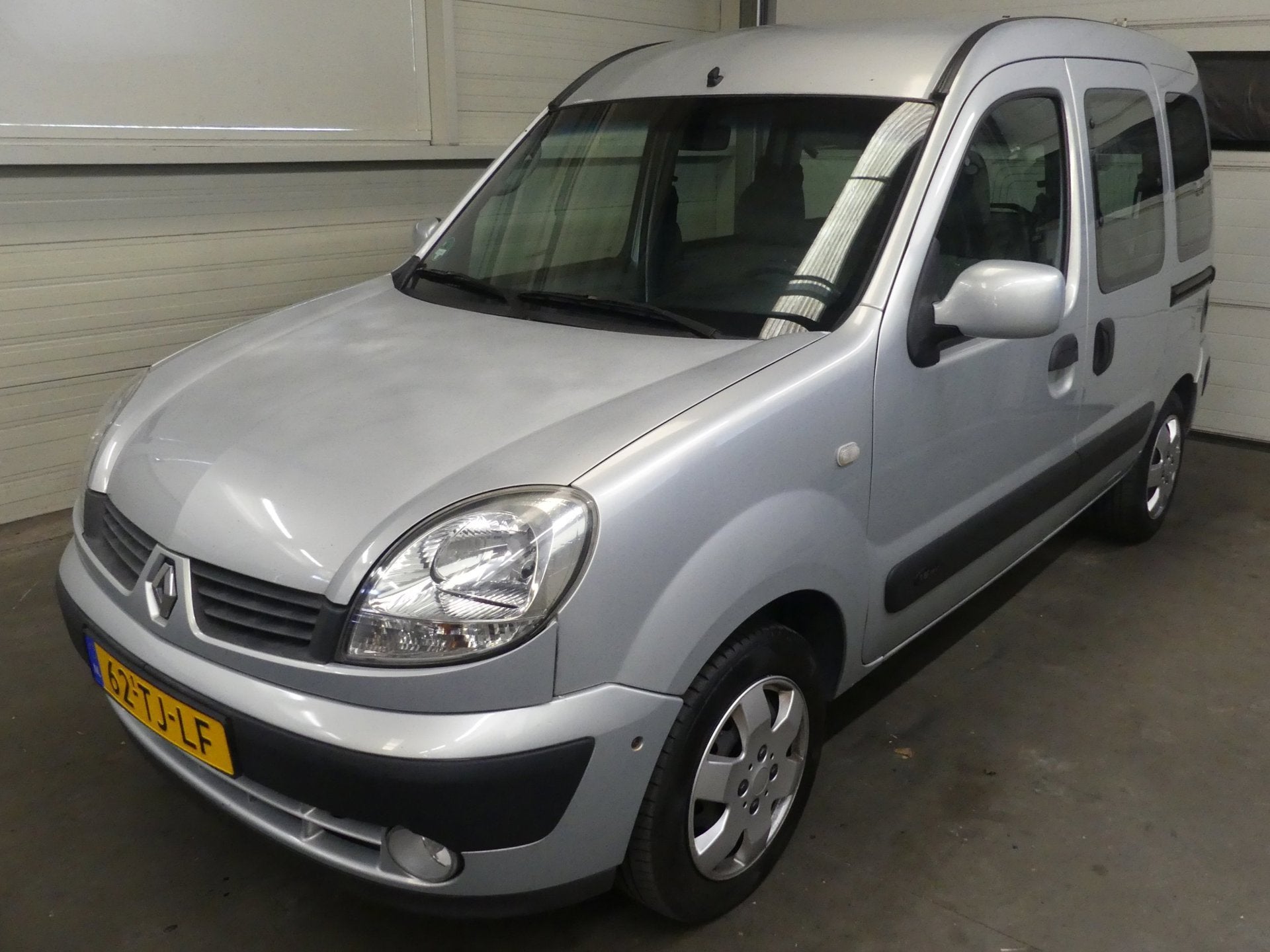 Renault Kangoo 1.6-16V Privilège - Trekhaak - Airco - Nieuw, Auto's, Stof, Gebruikt, 49 €/maand, Origineel Nederlands