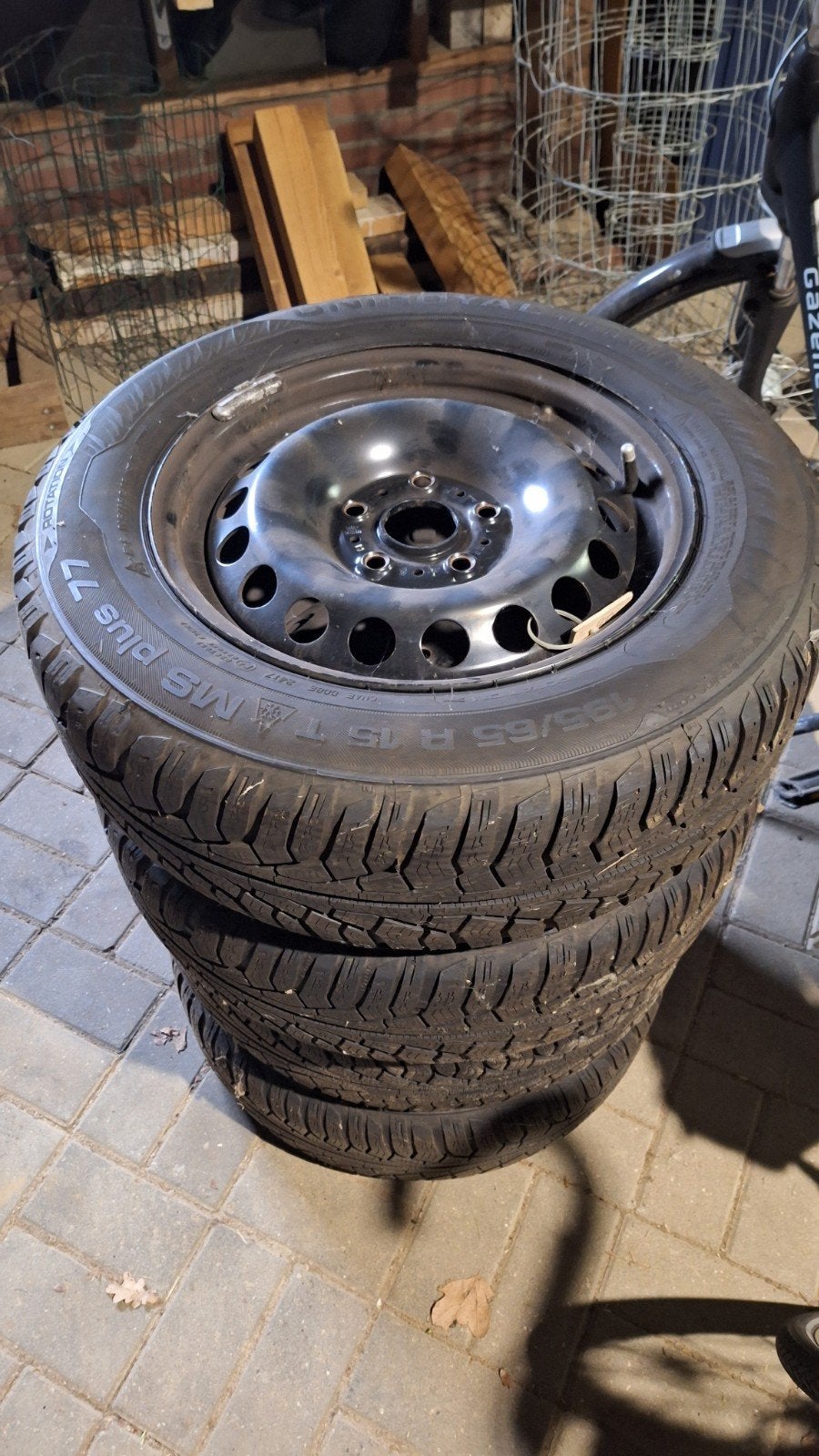 Set van 4 Uniroyal winterbanden op stalen velg 195/65 R15, Ophalen, Gebruikt