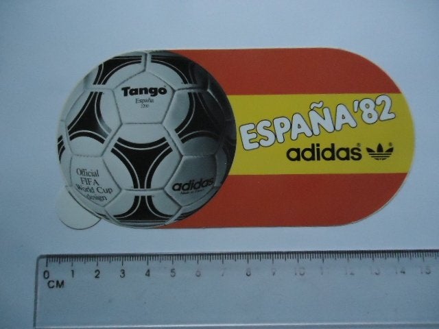 sticker 1982 WK Worldcup Espana 82 ADIDAS Tango voetbal, Verzenden, Zo goed als nieuw, Sport