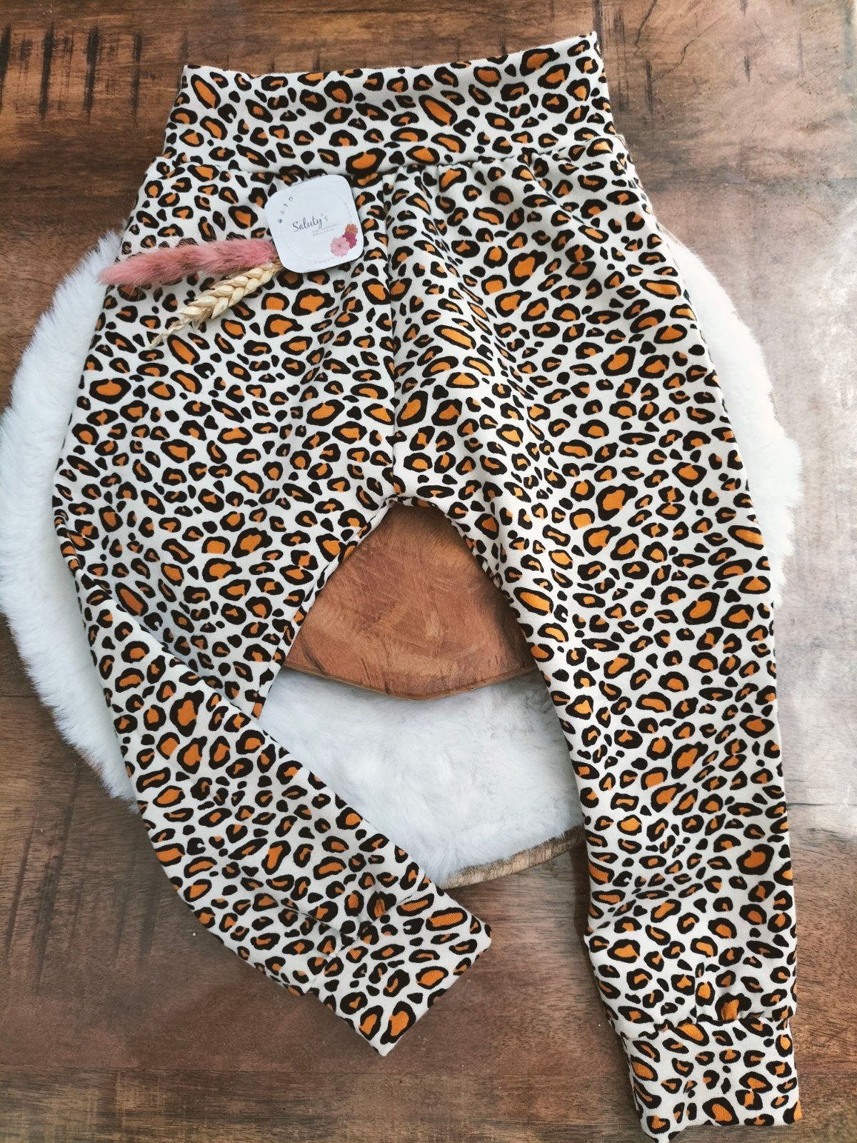 Nieuw handgemaakt • Broekje maat 92, Kinderen en Baby's, Kinderkleding | Maat 92, Broek, Nieuw, Ophalen of Verzenden, Info@salutys.nl