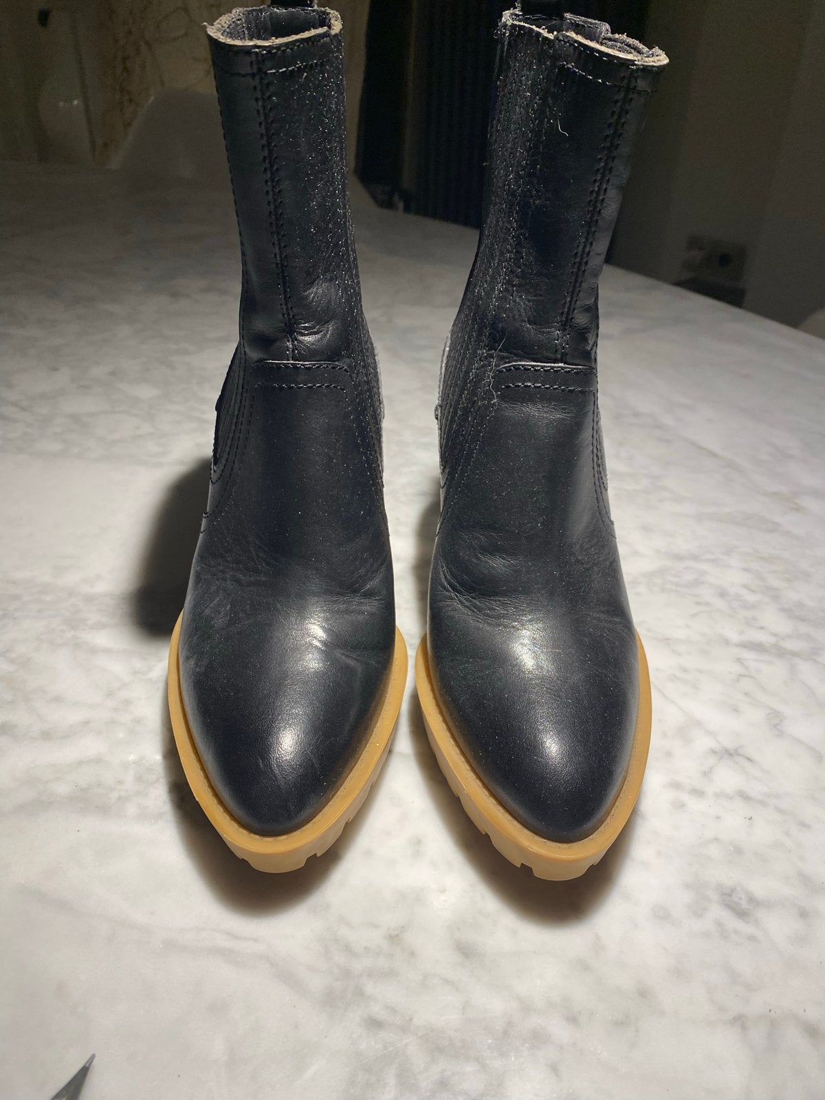 Martin Margiela laarsjes - Maat 36 - Nieuwstaat, Kleding | Dames, Ophalen of Verzenden, Zo goed als nieuw, Zwart, Lage of Enkellaarzen