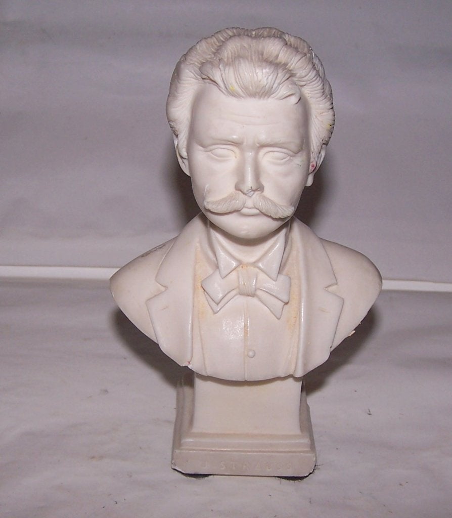Stenen borstbeeld Johan Strauss. H. 15cm., Ophalen of Verzenden, Wit, Steen/keramiek, Klassiek