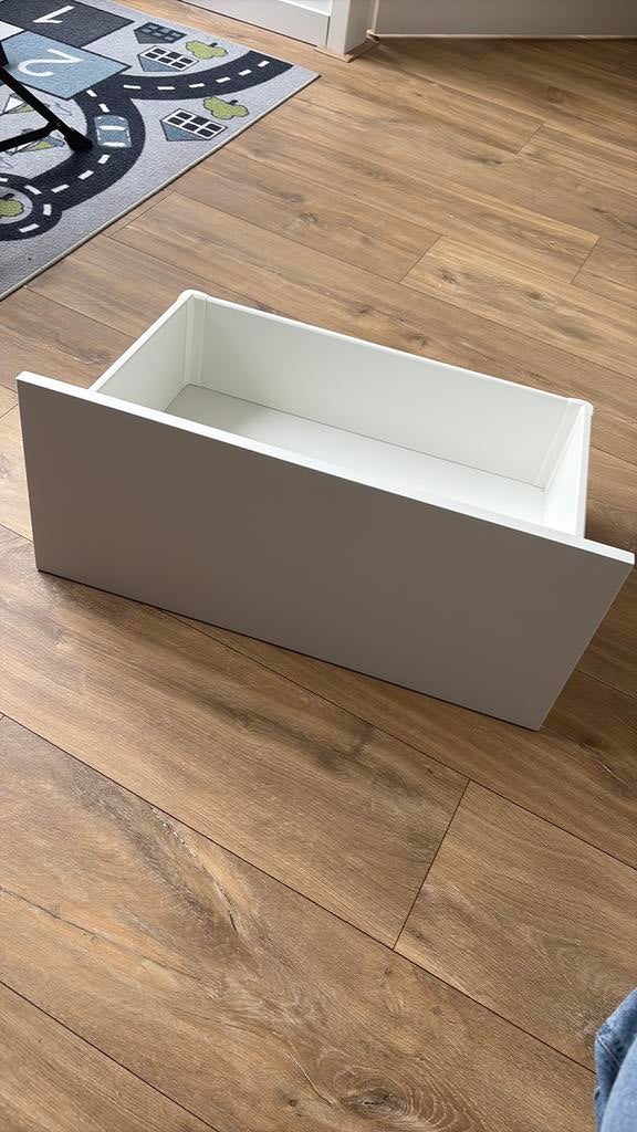Besta lade, Ophalen, Minder dan 30 cm, Rond, Zo goed als nieuw