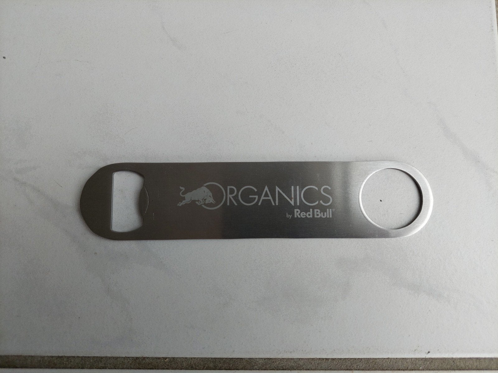 Zeldzame en gloednieuwe Red Bull Organics flesopener, Ophalen of Verzenden, Nieuw, Gebruiksvoorwerp