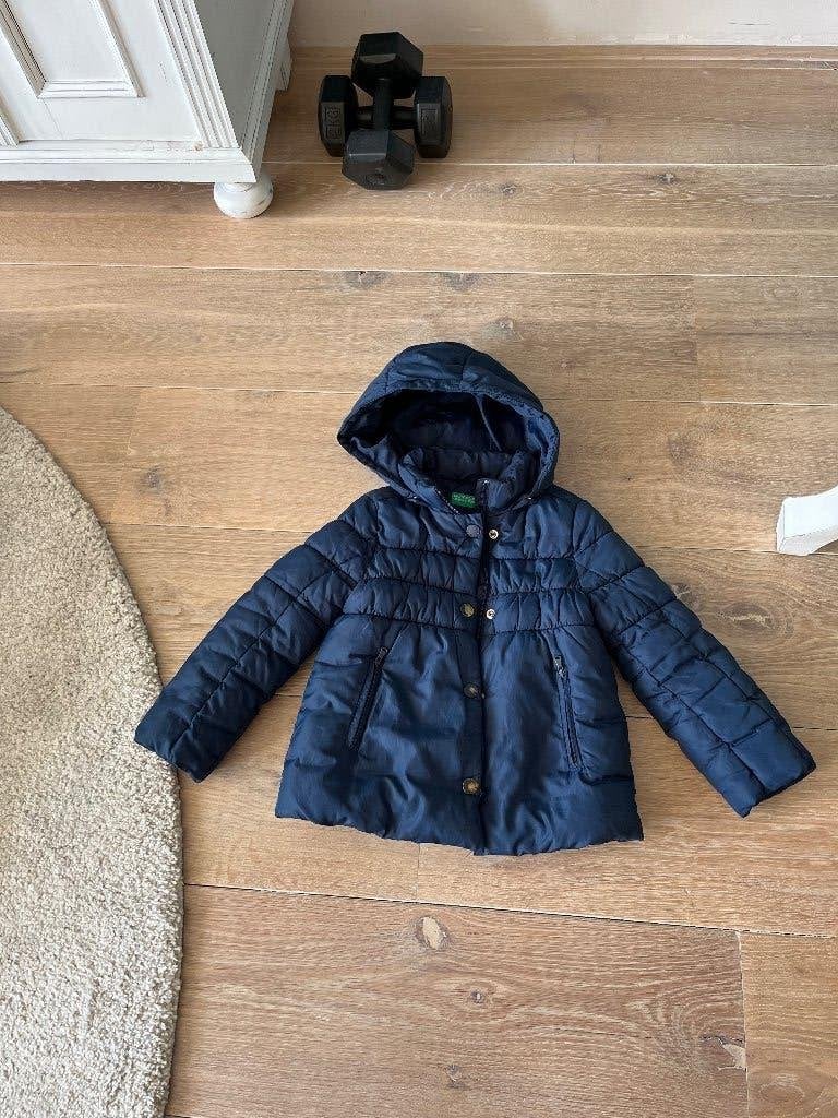 Kinderjas maat 110 - 116  Meisjesjas van Benneton, Ophalen of Verzenden, Zo goed als nieuw, Meisje, Jas