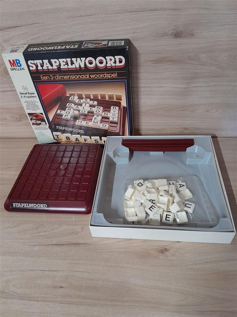 Stapelwoord - 3d woordspel - s5398, Hobby en Vrije tijd, Gezelschapsspellen | Bordspellen, Verzenden, Zo goed als nieuw