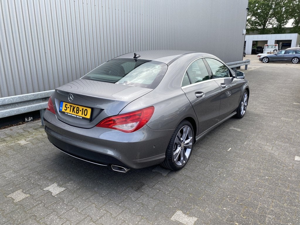 Mercedes-Benz CLA-Klasse 180 Ambition Leer/Stof, Clima, Navi, Voorwielaandrijving, CLA, Gebruikt, 4 cilinders