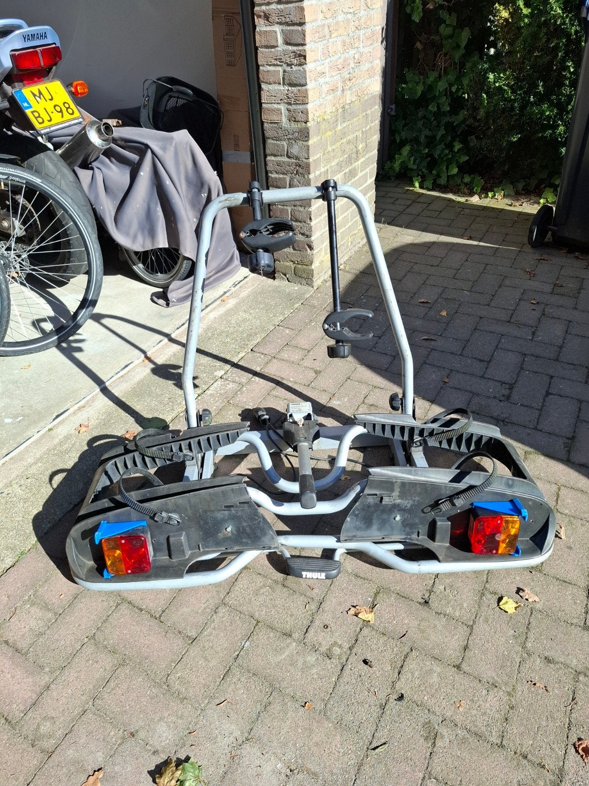 Thule kantelbare drager EP916 oa E- bikes 60kg draagkracht, Ophalen, Zo goed als nieuw, 2 fietsen, Trekhaakdrager