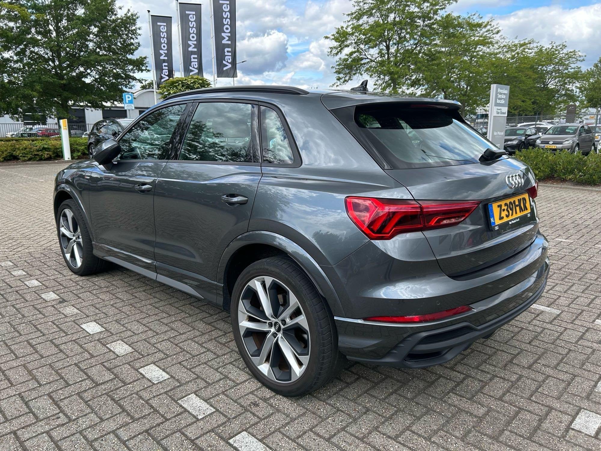 Audi Q3 45 TFSI e S edition | Navigatie | Camera | Stoelverw, Auto's, Audi, 12 maanden, Gebruikt, Automatische klimaatregeling
