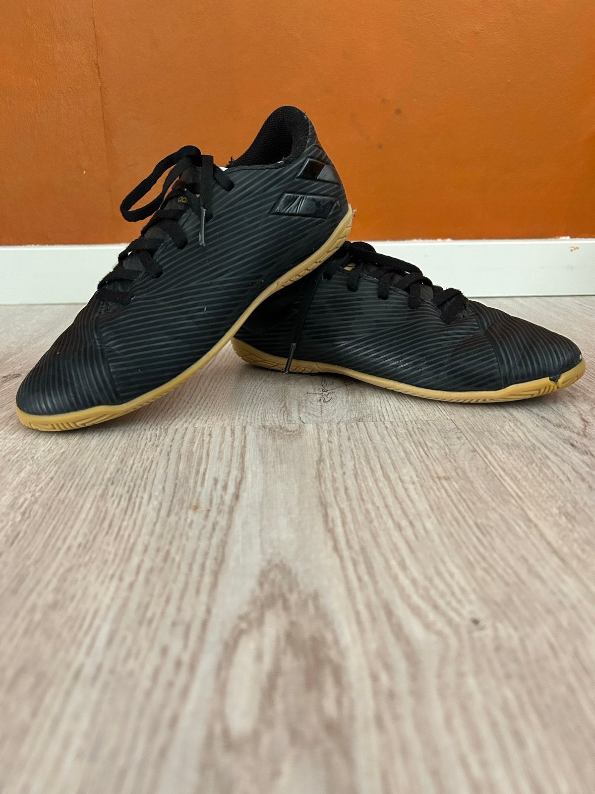 Adidas Nemesis zaalschoenen - Zwart, Ophalen of Verzenden, Gebruikt, Schoenen